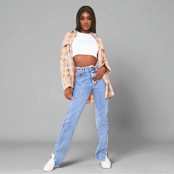 PrettyLittleThing Ripped Waistband Split Hem High Rise Lightwash Denim Jeans NEW - Picture 1 of 10
